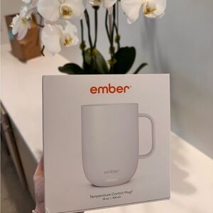 NEVER USED Ember Temperature Control Mug in White